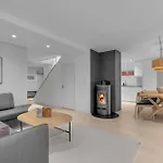 Northstay - The Arctic Pearl, House With 4 Bedrooms And 2 Bathrooms 펜션 *