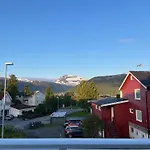 Northstay - The Arctic Pearl, House With 4 Bedrooms And 2 Bathrooms 펜션 트롬쇠