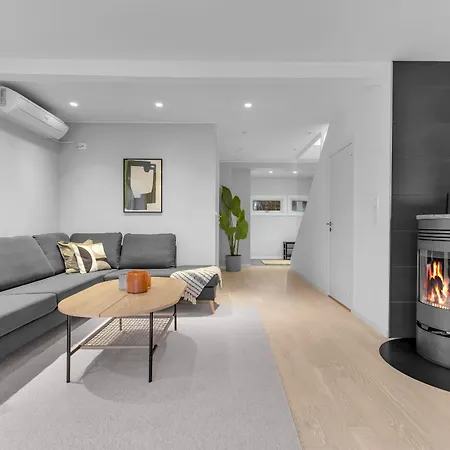 Arctic Pearl - House With 4 Bedrooms And 2 Bathrooms Holiday home *