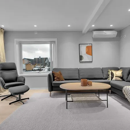 Northstay - The Arctic Pearl, House With 4 Bedrooms And 2 Bathrooms 펜션