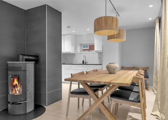 Northstay - The Arctic Pearl, House With 4 Bedrooms And 2 Bathrooms Tromsø