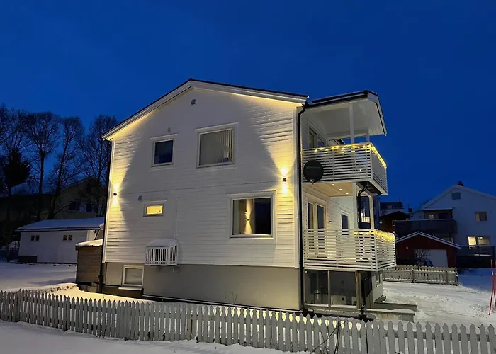 Northstay - The Arctic Pearl, House With 4 Bedrooms And 2 Bathrooms Tromsø