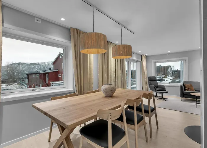 Northstay - The Arctic Pearl, House With 4 Bedrooms And 2 Bathrooms *