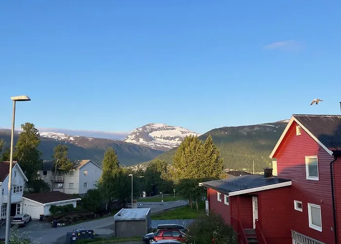Northstay - The Arctic Pearl, House With 4 Bedrooms And 2 Bathrooms Casa de Férias Tromsø