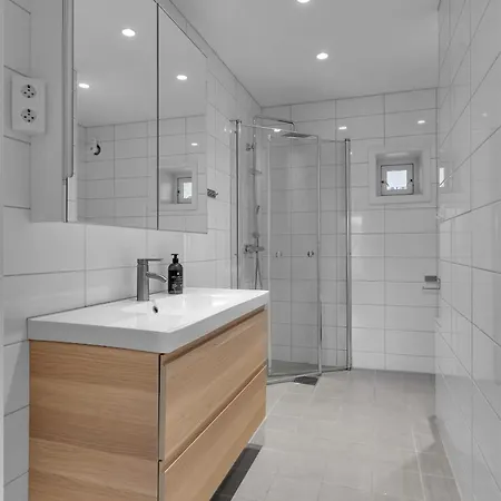 Northstay - The Arctic Pearl, House With 4 Bedrooms And 2 Bathrooms *